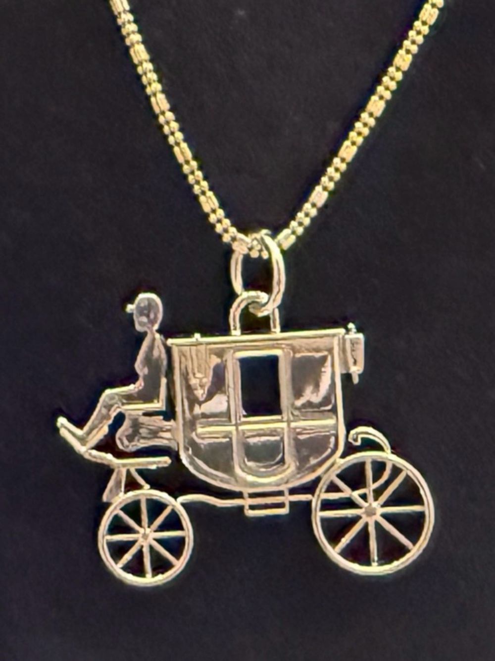 Coach Gold Carriage Charm can’t be used as a Necklace purse, charm - Picture 4 of 8